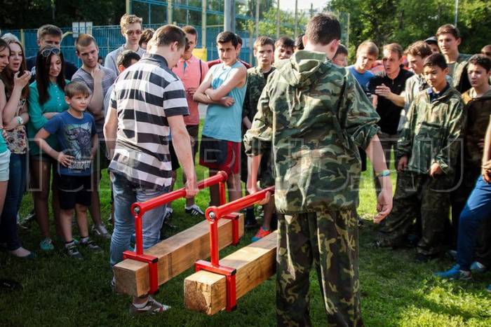 Спортивная игра Бревно силы