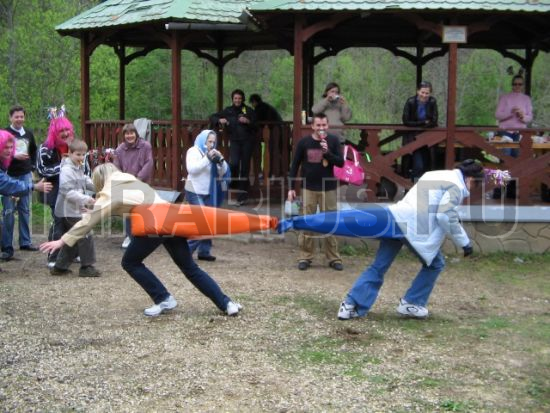 Командно - спортивная игра 'Тянучка'