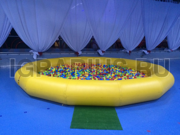 Сухой бассейн 6 х 6 м.