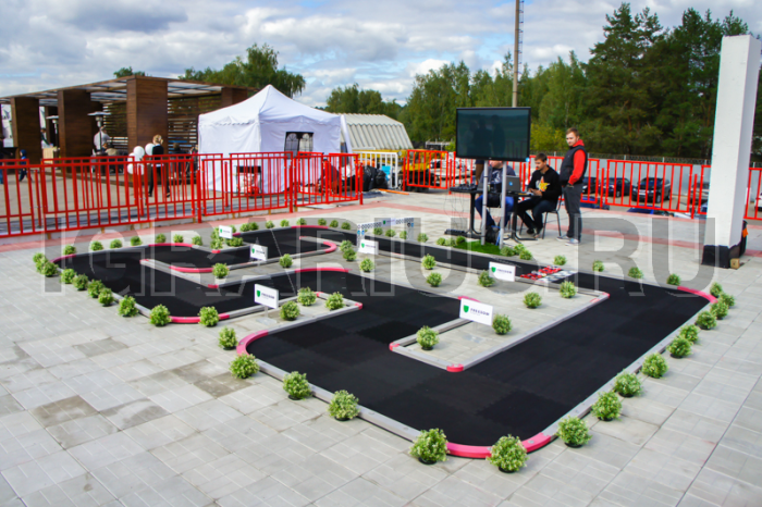 Трасса с радиоуправляемыми машинами серии Mini-Z (Вариант ЭКОНОМ)