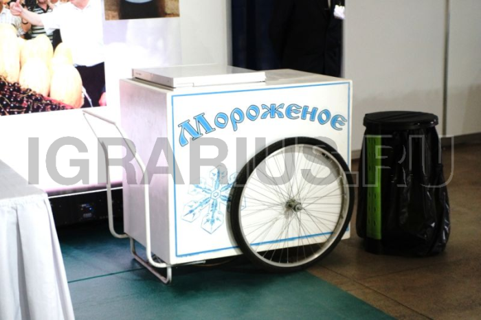 Тележка с мороженым