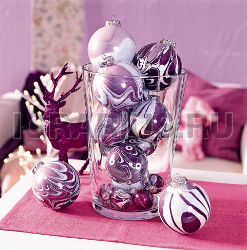 Марморирование новогоднего шара