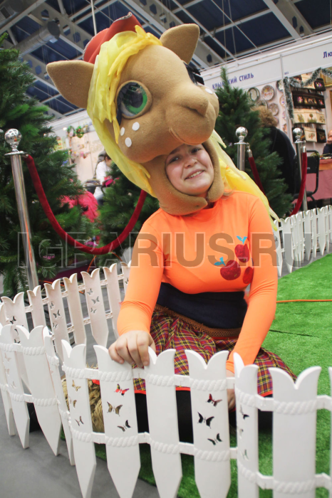 Аренда аниматора в ростовой кукле 'Пони Эплджек'