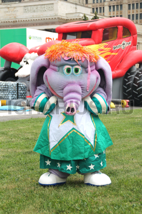 Аренда аниматора в ростовой кукле 'Слоник'