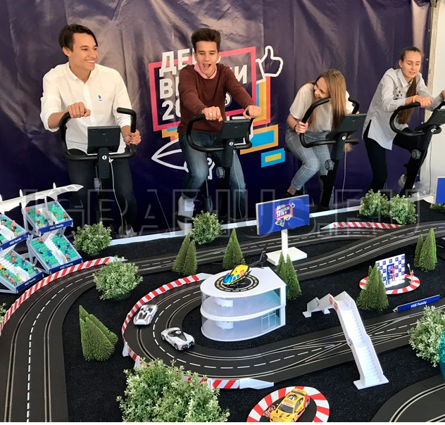 Автогонки на велотренажёрах