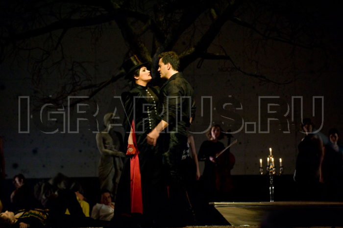 Анна Нетребко