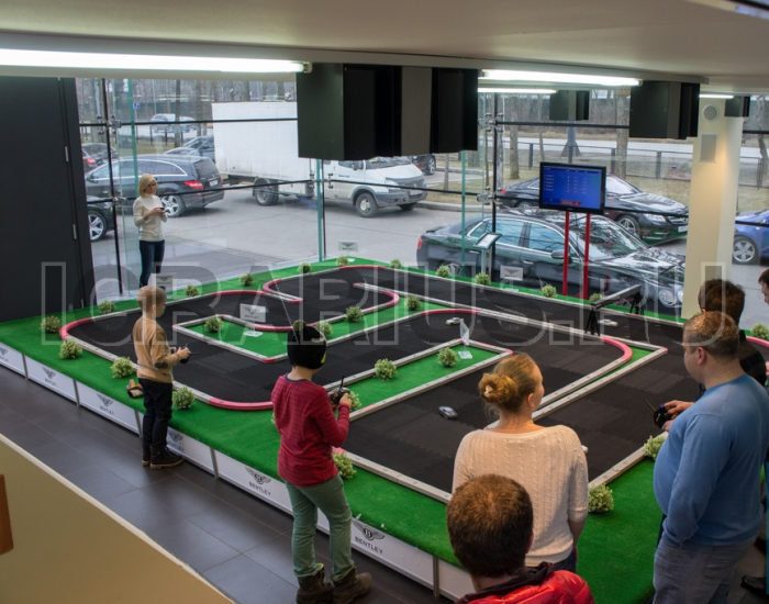 Трасса с радиоуправляемыми машинами серии Mini-Z (Вариант Luxury)