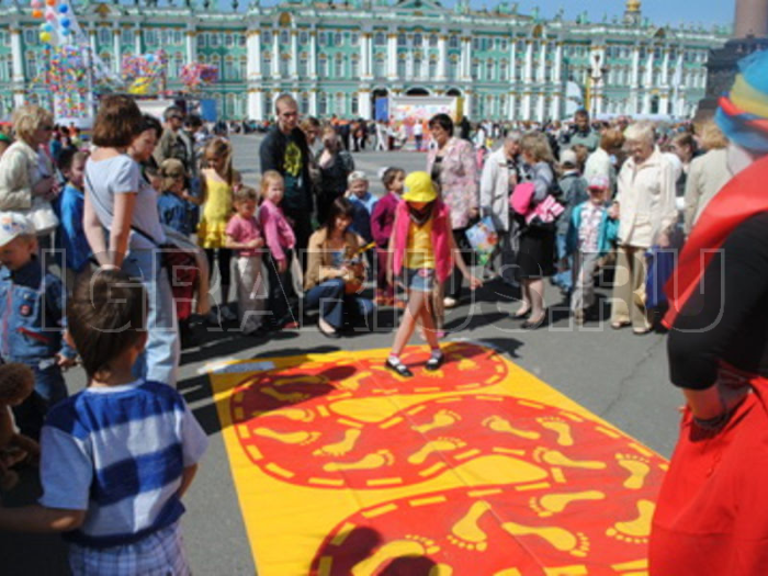 Детская игра 'Дорожка следы'