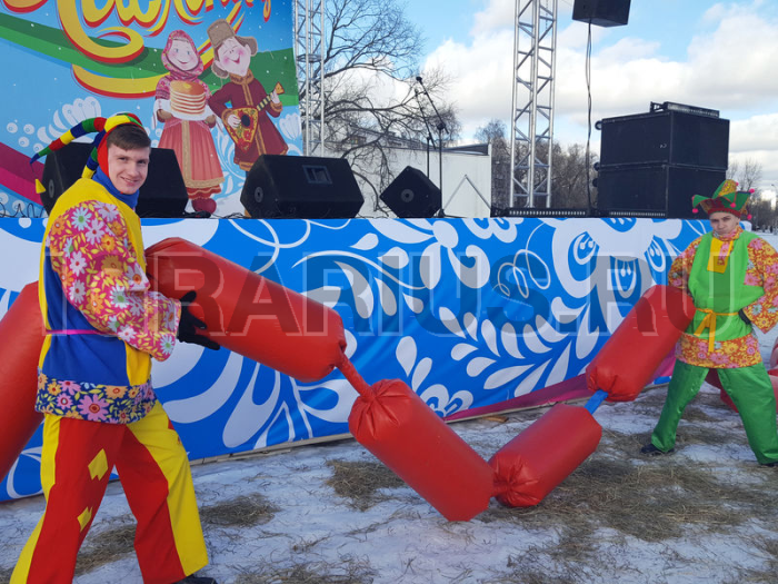 Спортивная игра 'Канат Сосиски'