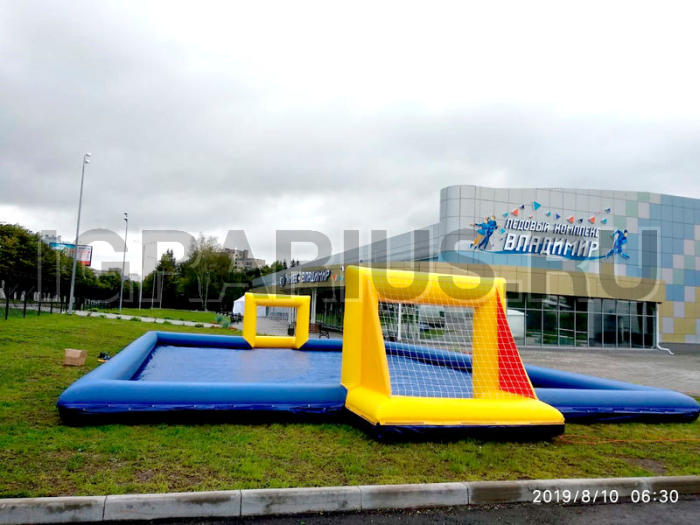 Скользкий футбол