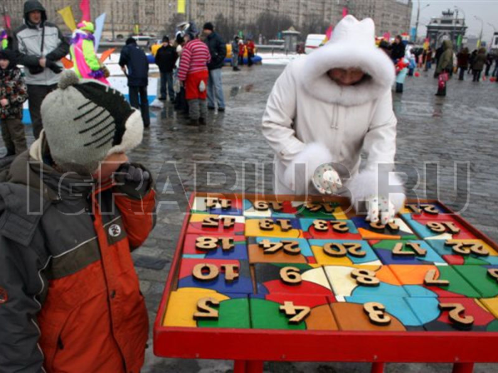 Настольная игра 'Пятнашки'