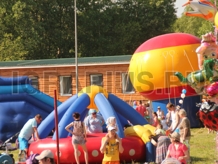 Надувные качели