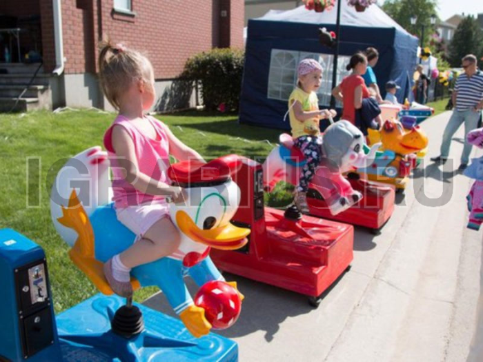 Детская качалка Дональд Дак