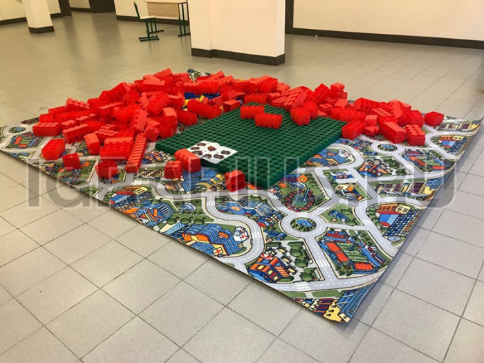 Лего гигантское