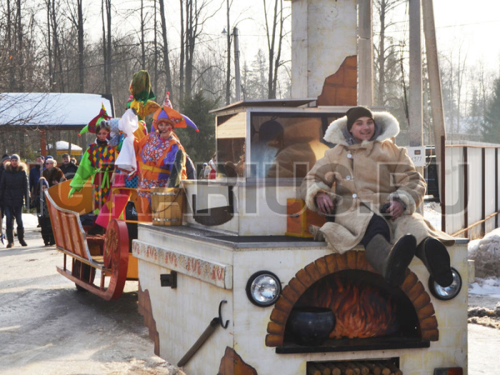 Печка Емеля и сани Хохлома Масленичная