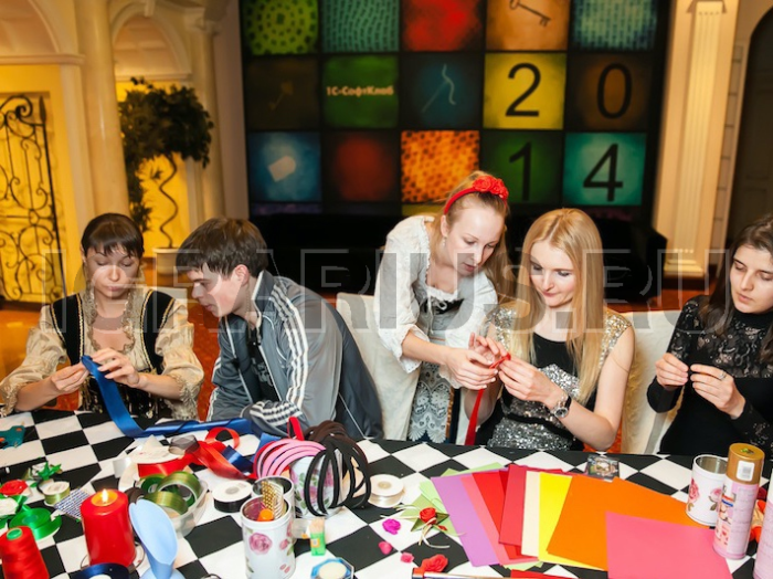 Розы из лент