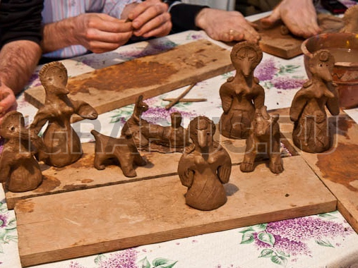 Лепка глиняных игрушек