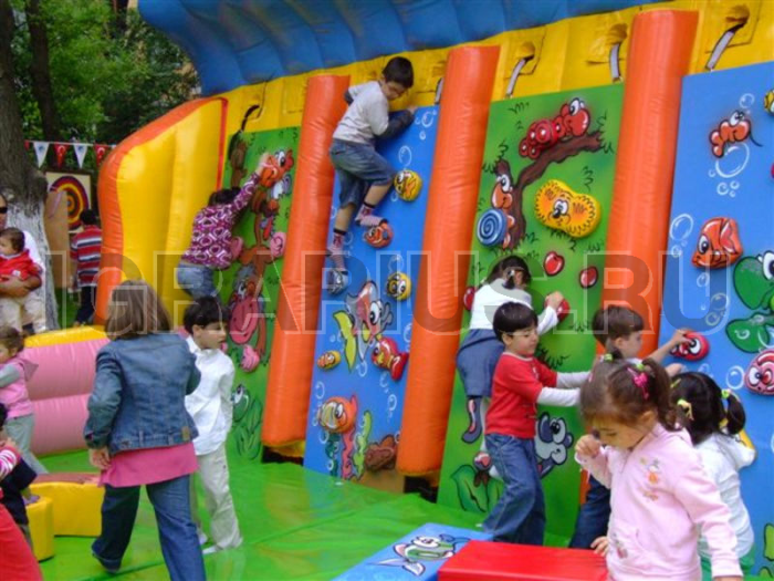 Скалодром детский