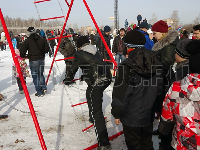 Спортивная игра 'Пьяная лестница' Масленичная